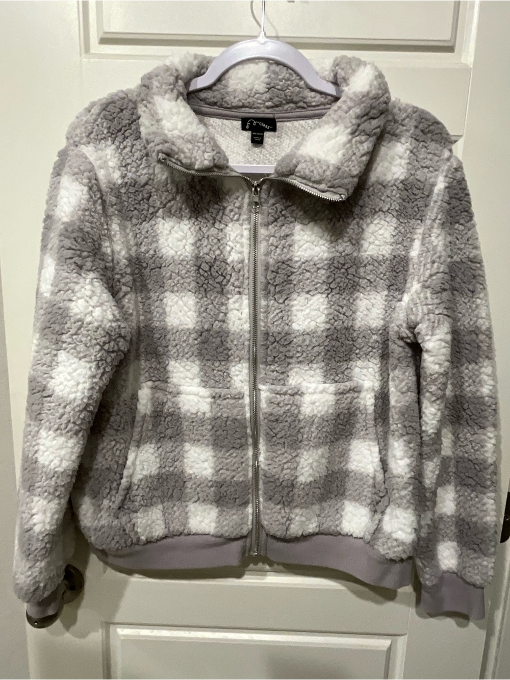 art class Grey & White Plaid Sherpa Zip Jacket

Size: XXL (Juniors)